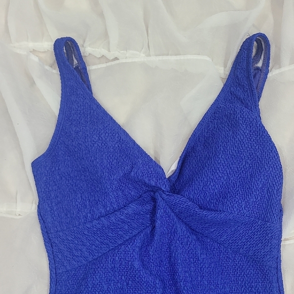 Vibrant Blue One-Piece Swimsuit with V-Neck Twist Vintage - Picture 2 of 4